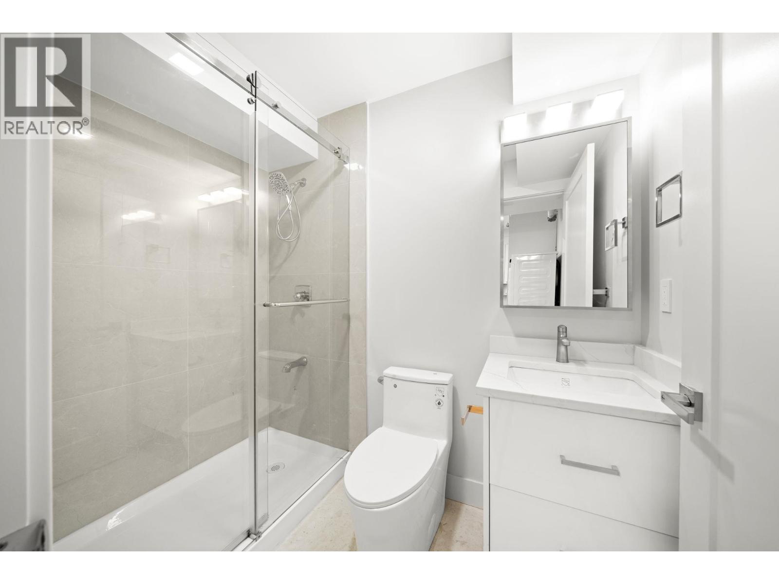 1 3881 HURST STREET, Burnaby