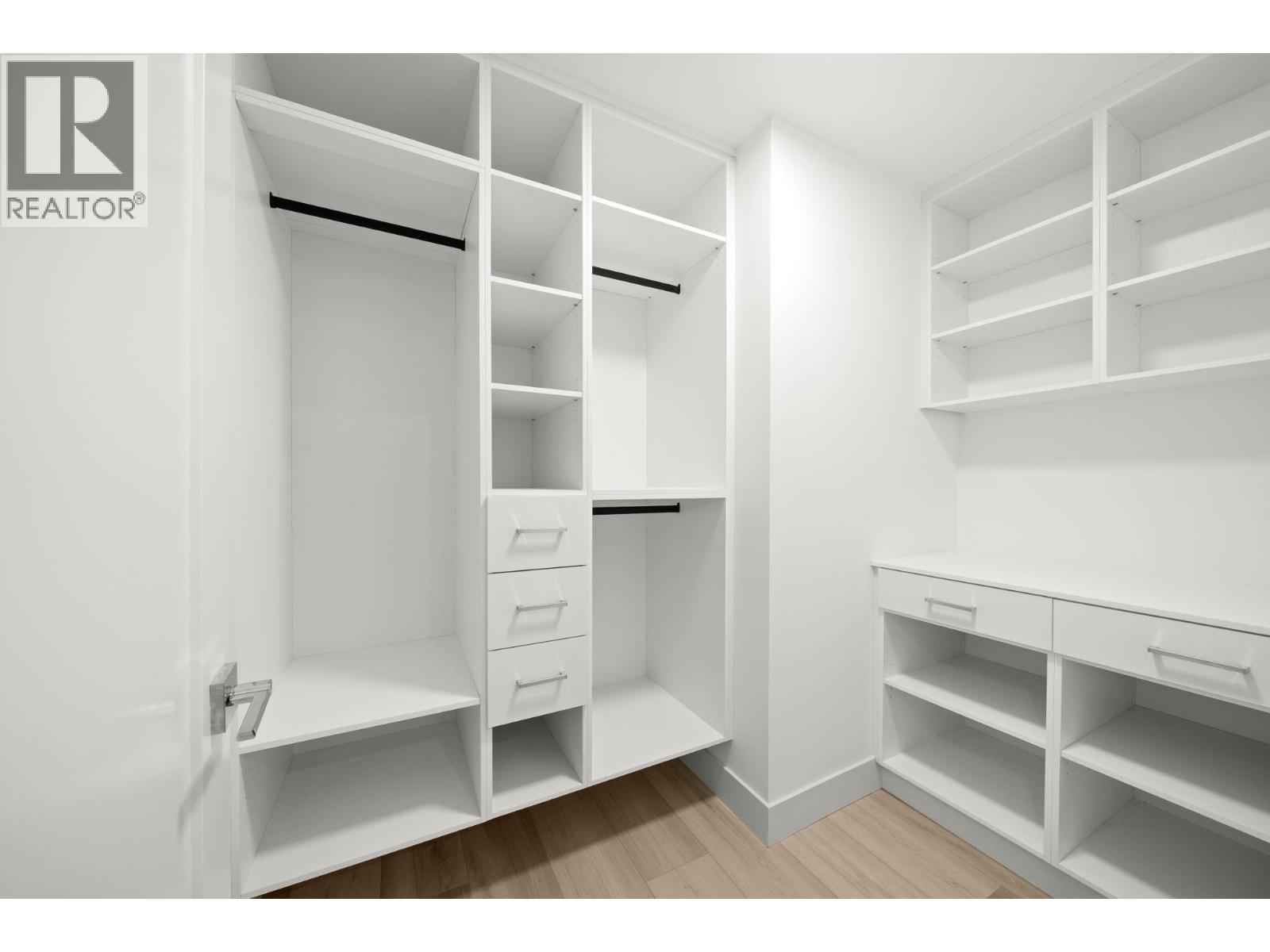 1 3881 HURST STREET, Burnaby