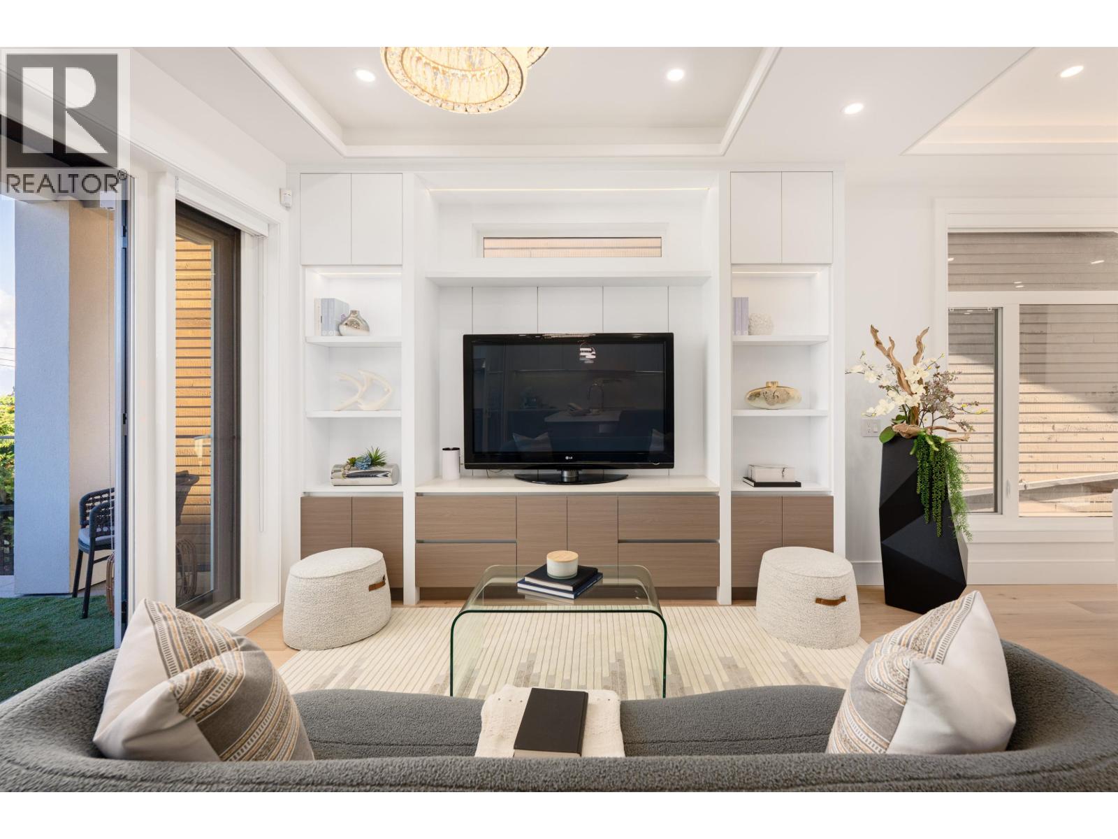 3711 W 24TH AVENUE, Vancouver