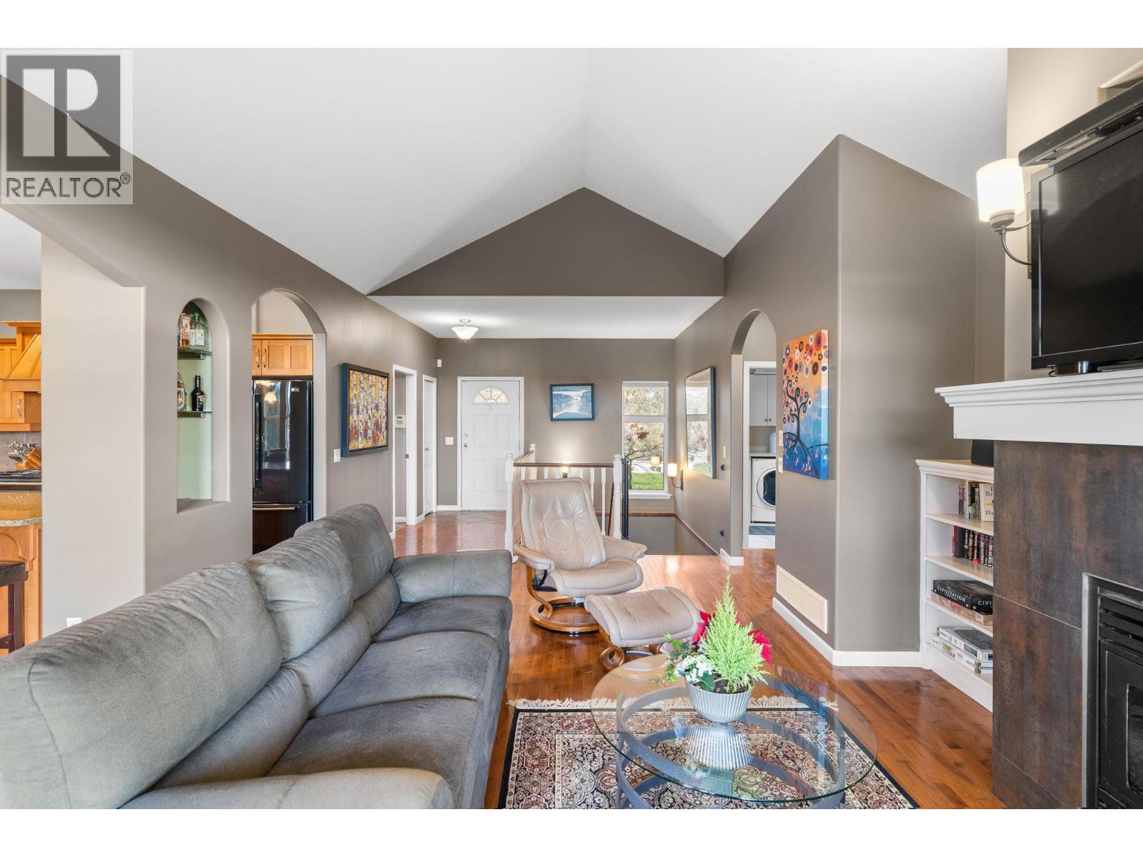  3582 Camelback Drive, Kelowna