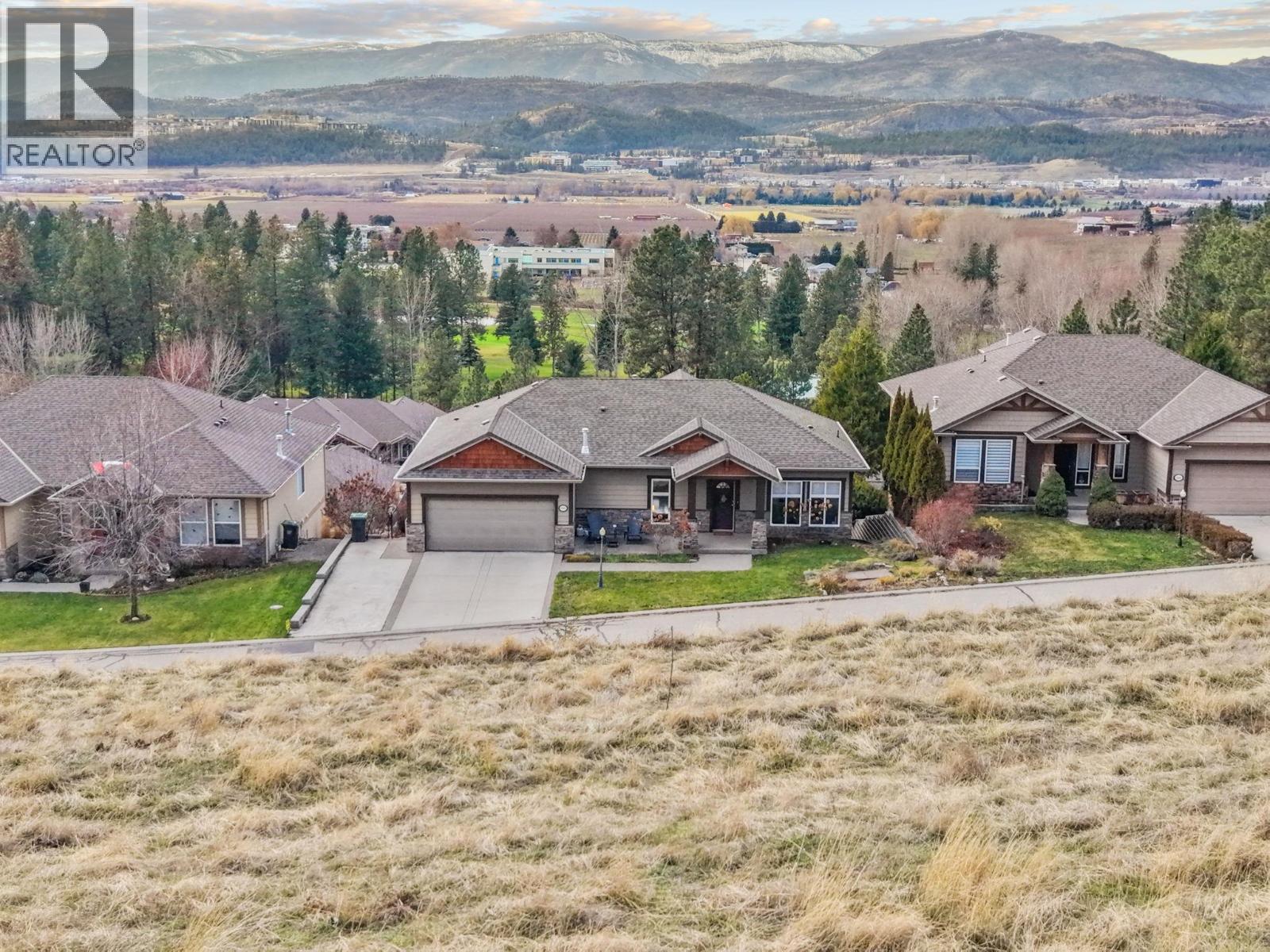  3582 Camelback Drive, Kelowna