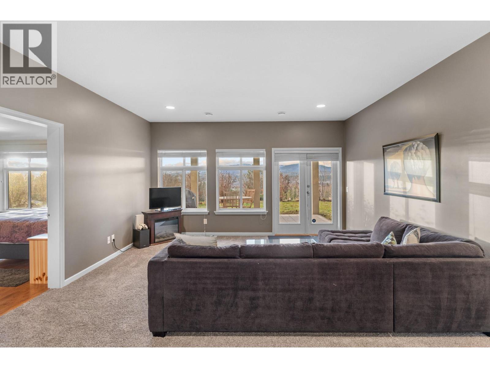  3582 Camelback Drive, Kelowna