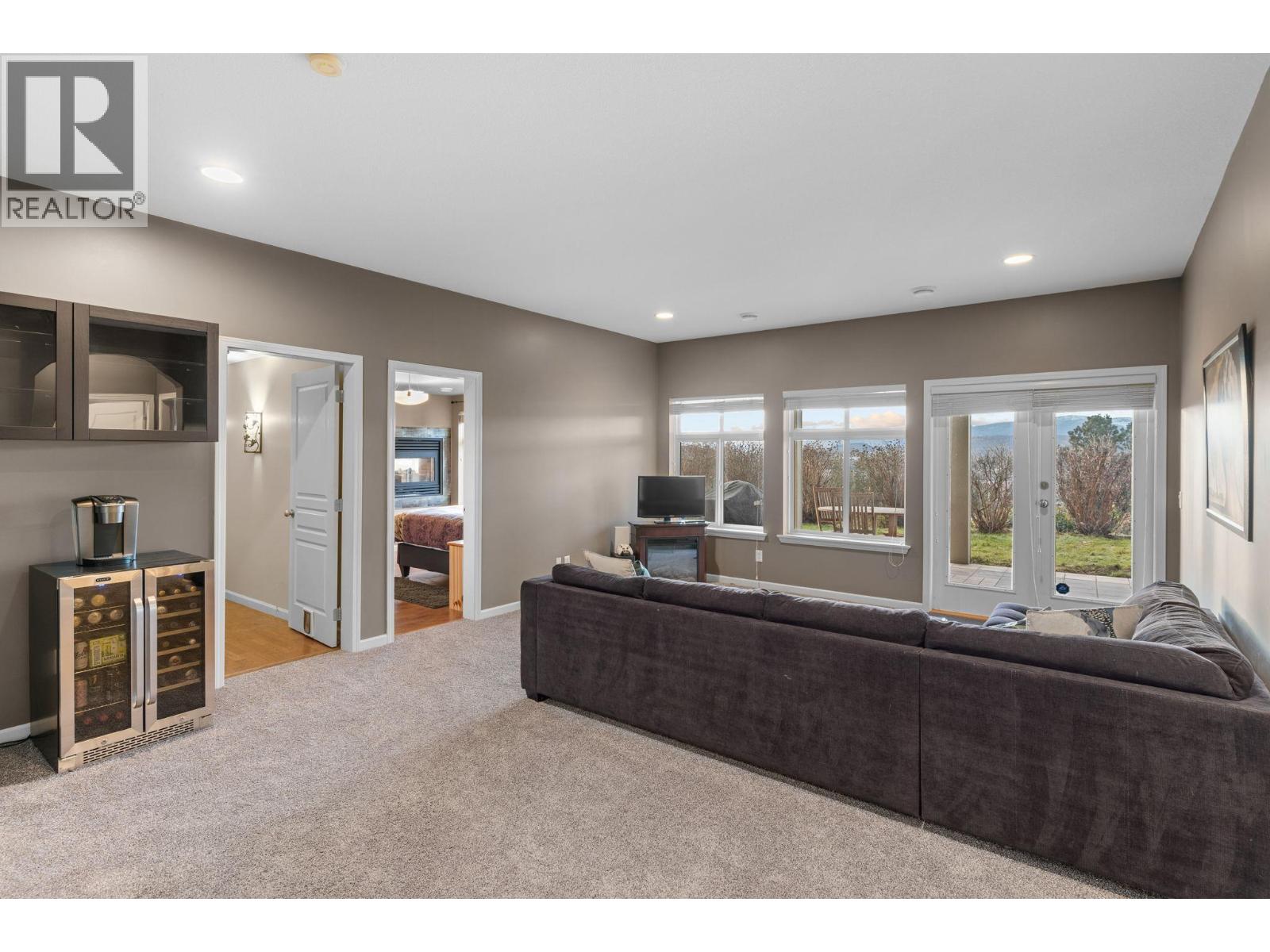  3582 Camelback Drive, Kelowna