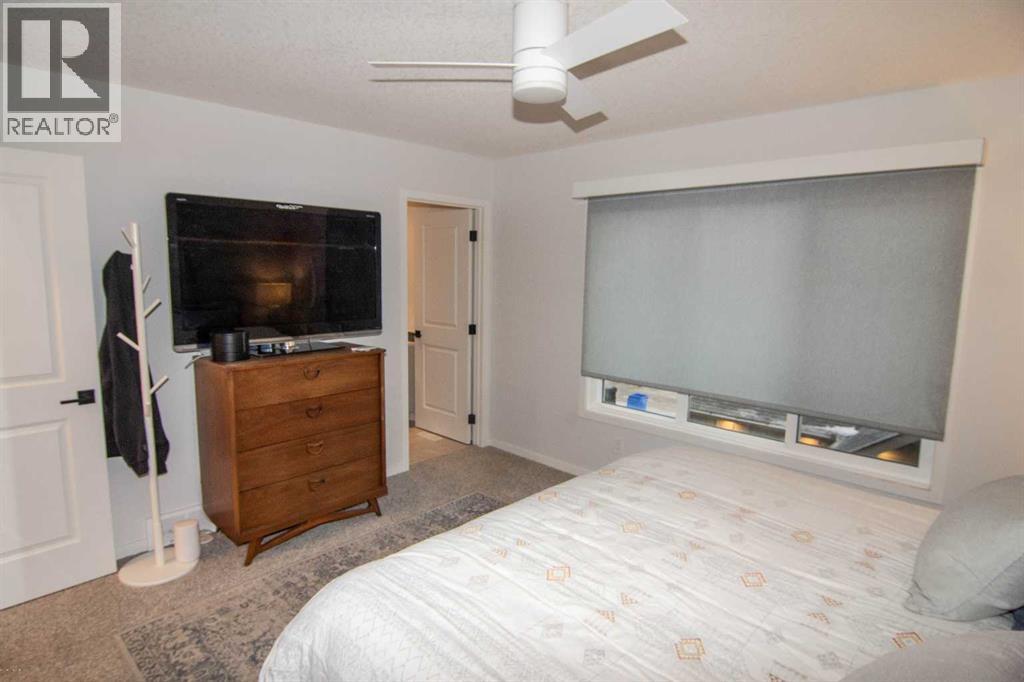 Single Family House for Sale in  Wolf Creek Way SE Wolf Willow Calgary 