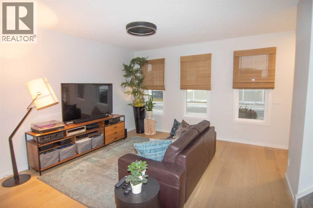 Single Family House for Sale in  Wolf Creek Way SE Wolf Willow Calgary 