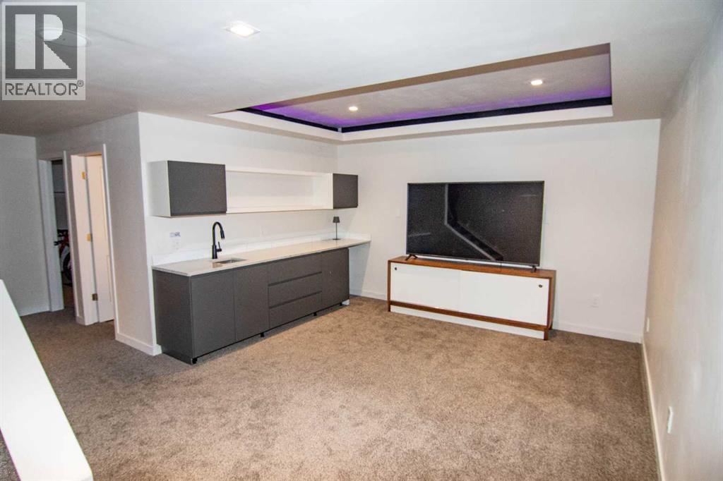 Single Family House for Sale in  Wolf Creek Way SE Wolf Willow Calgary 