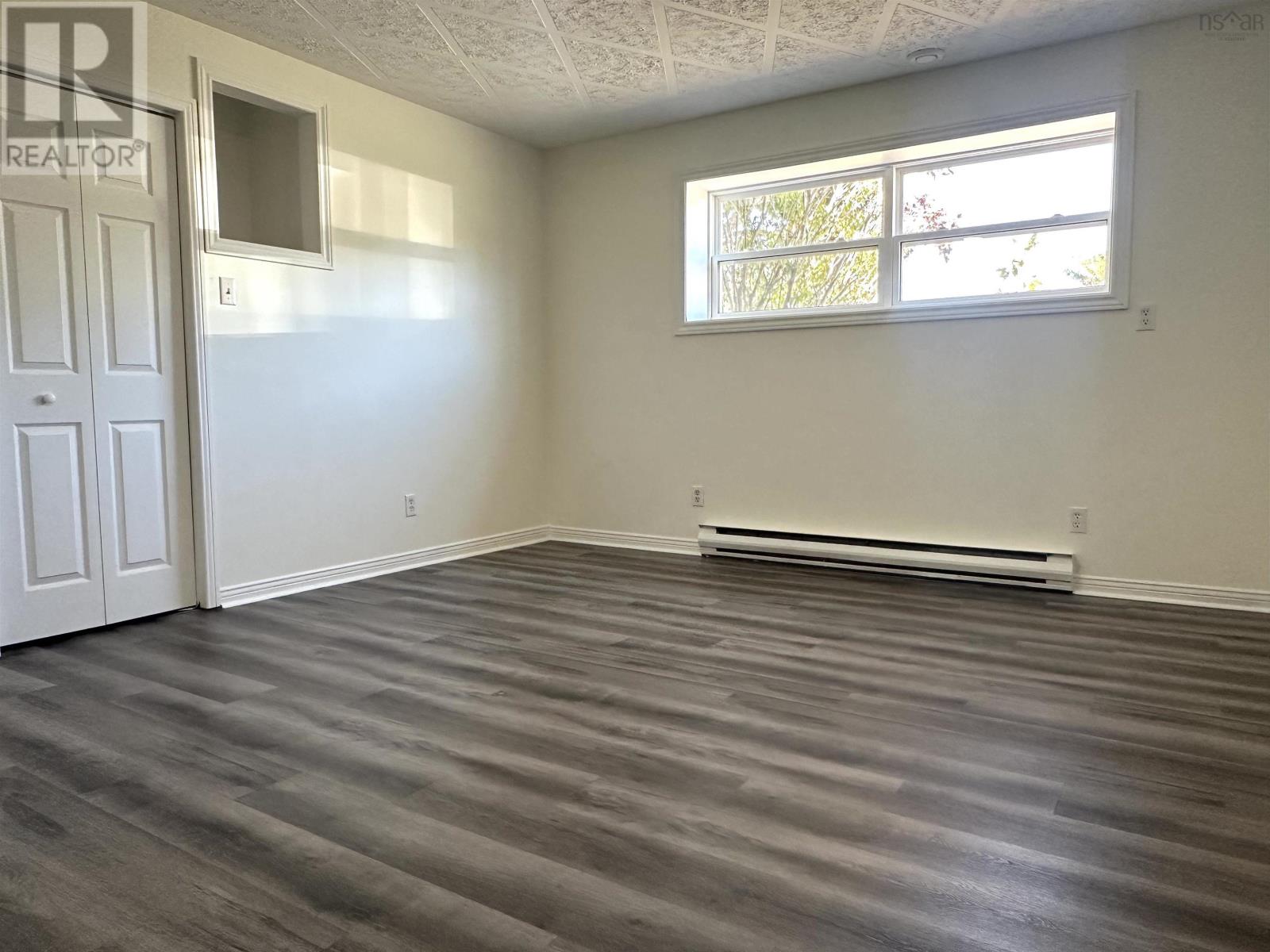 Property 16 of 46 of 14 Crescent Drive