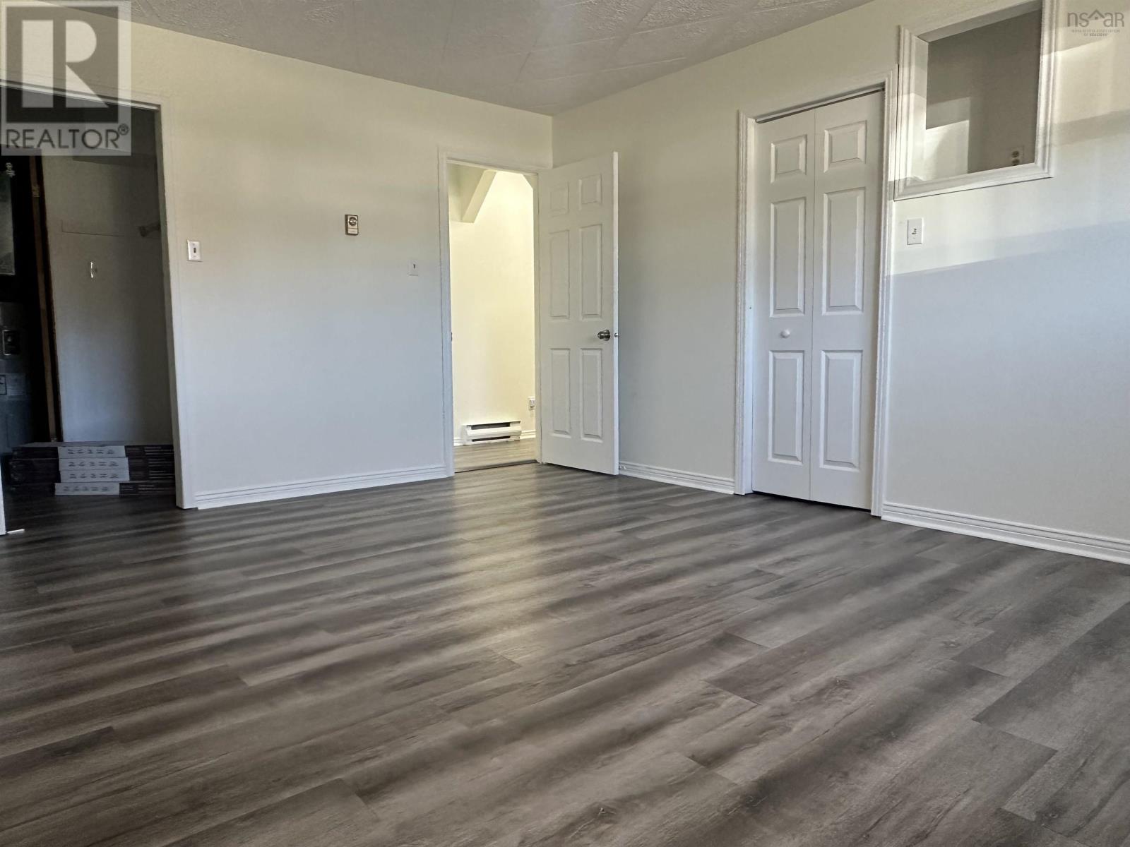 Property 11 of 46 of 14 Crescent Drive