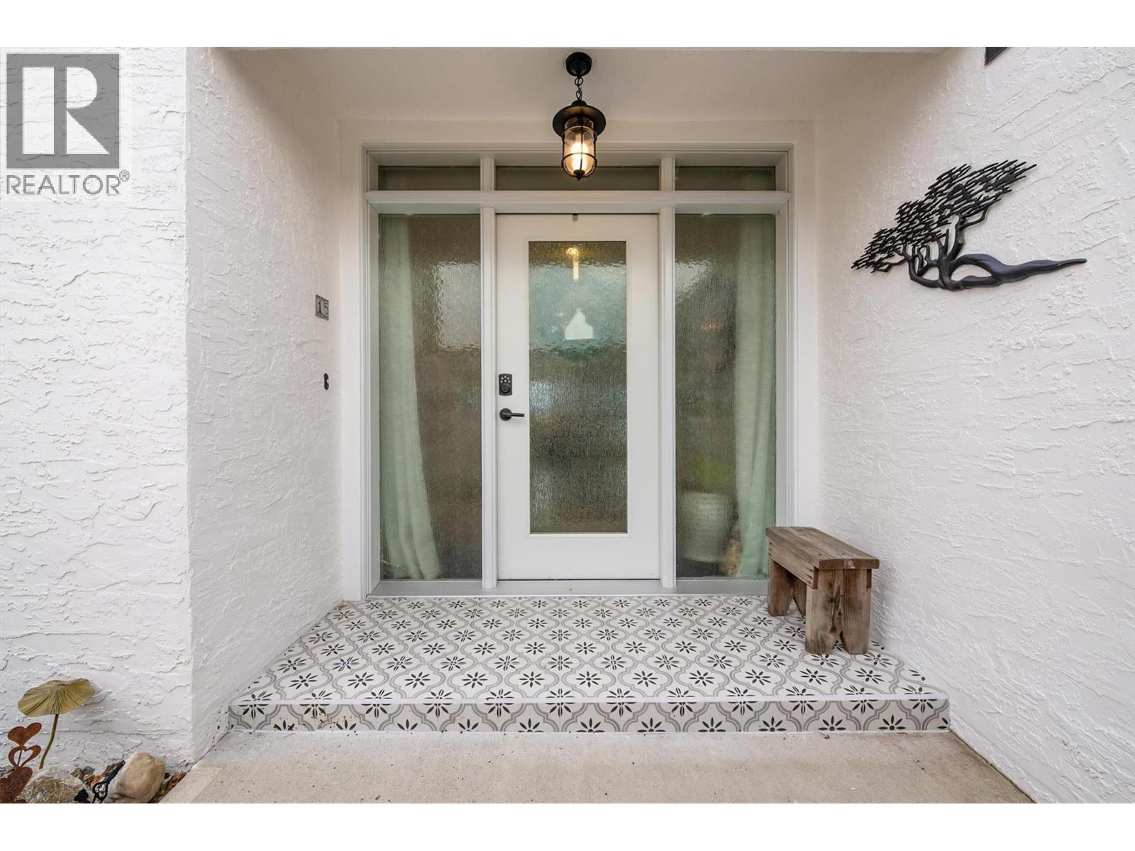  15 Traders Cove Road, Kelowna