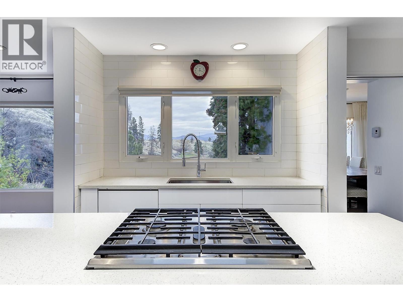  15 Traders Cove Road, Kelowna