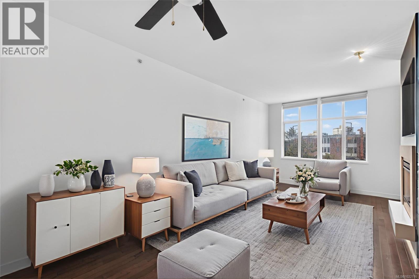 415 999 Burdett Avenue, Victoria