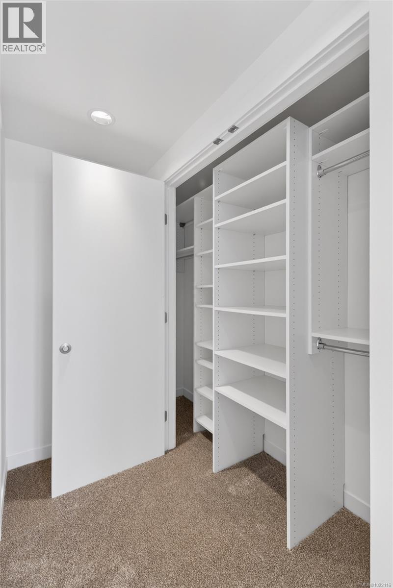 415 999 Burdett Avenue, Victoria