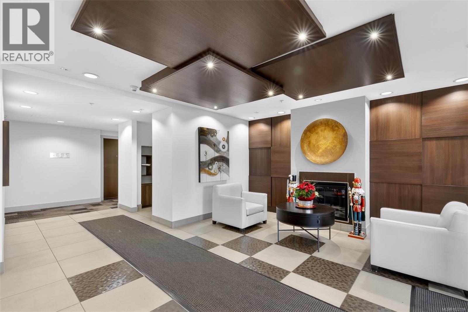 415 999 Burdett Avenue, Victoria