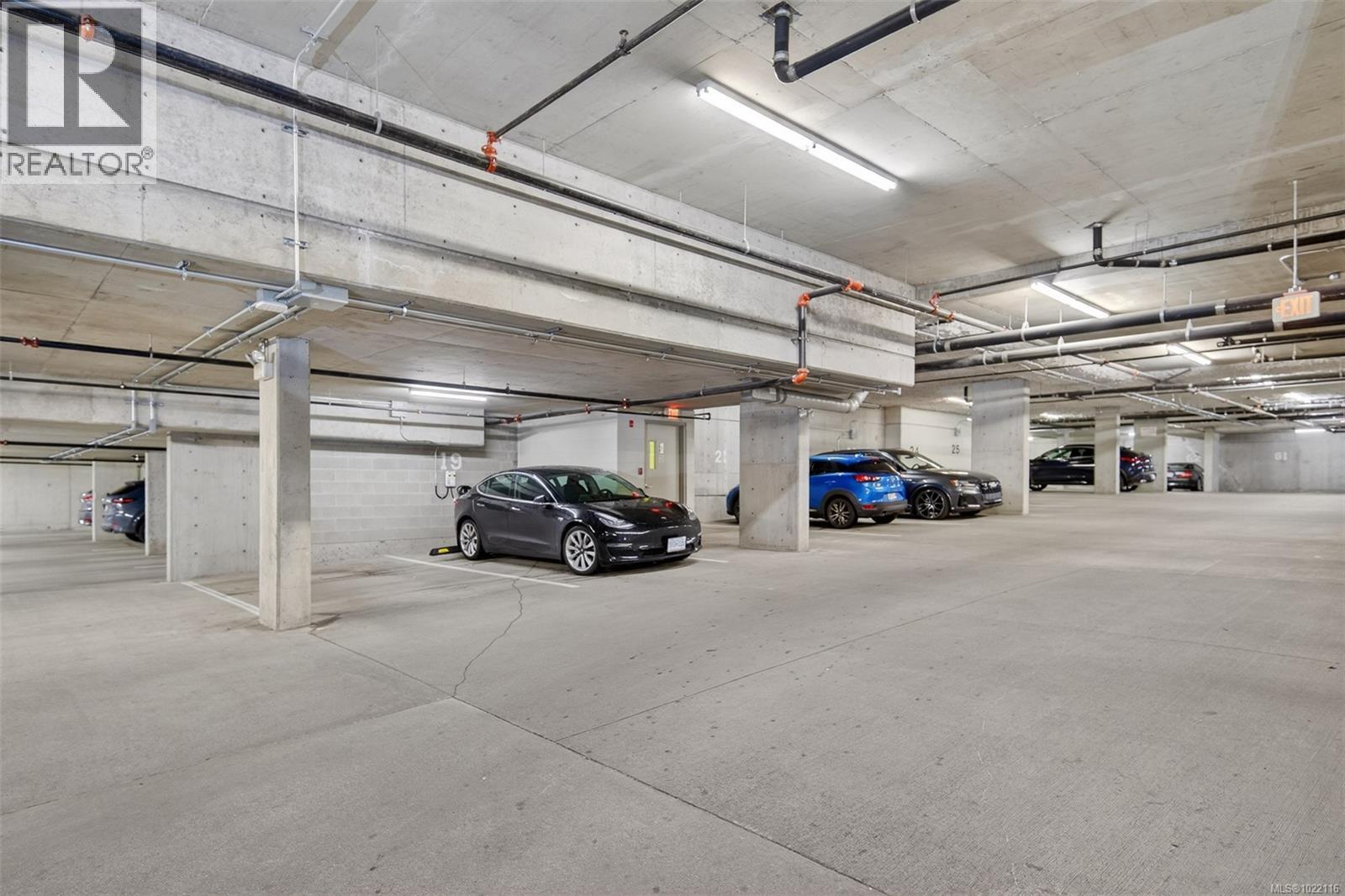 415 999 Burdett Avenue, Victoria