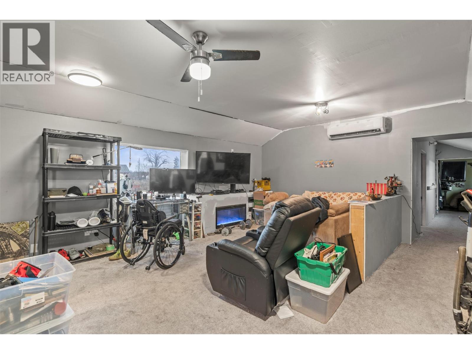  1978 Pleasant Valley Road, Spallumcheen