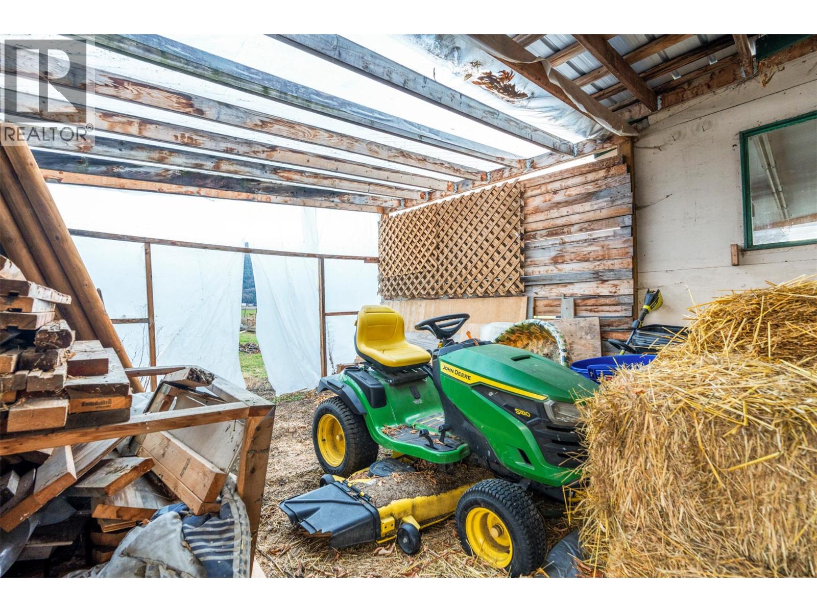  1978 Pleasant Valley Road, Spallumcheen