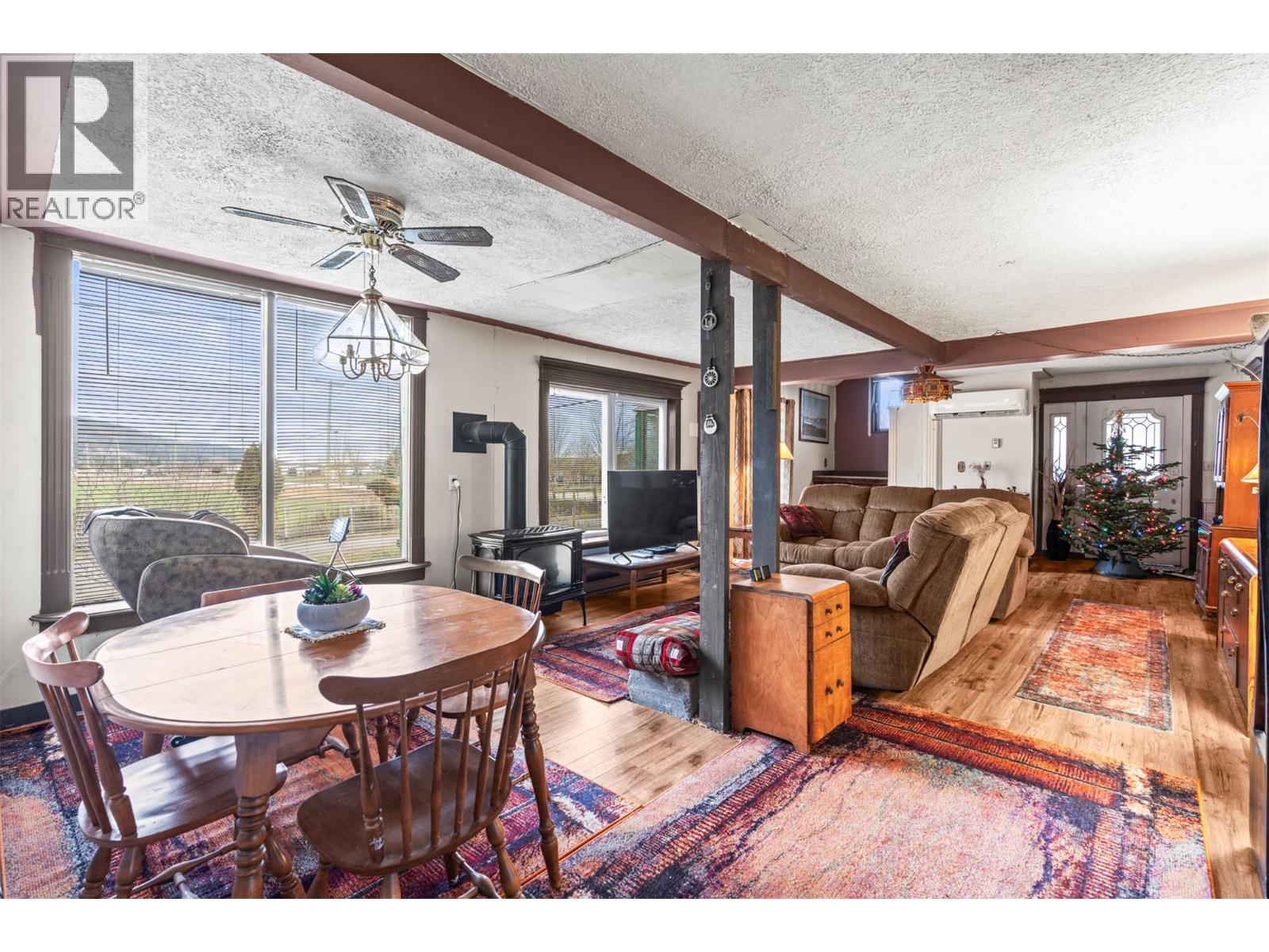  1978 Pleasant Valley Road, Spallumcheen