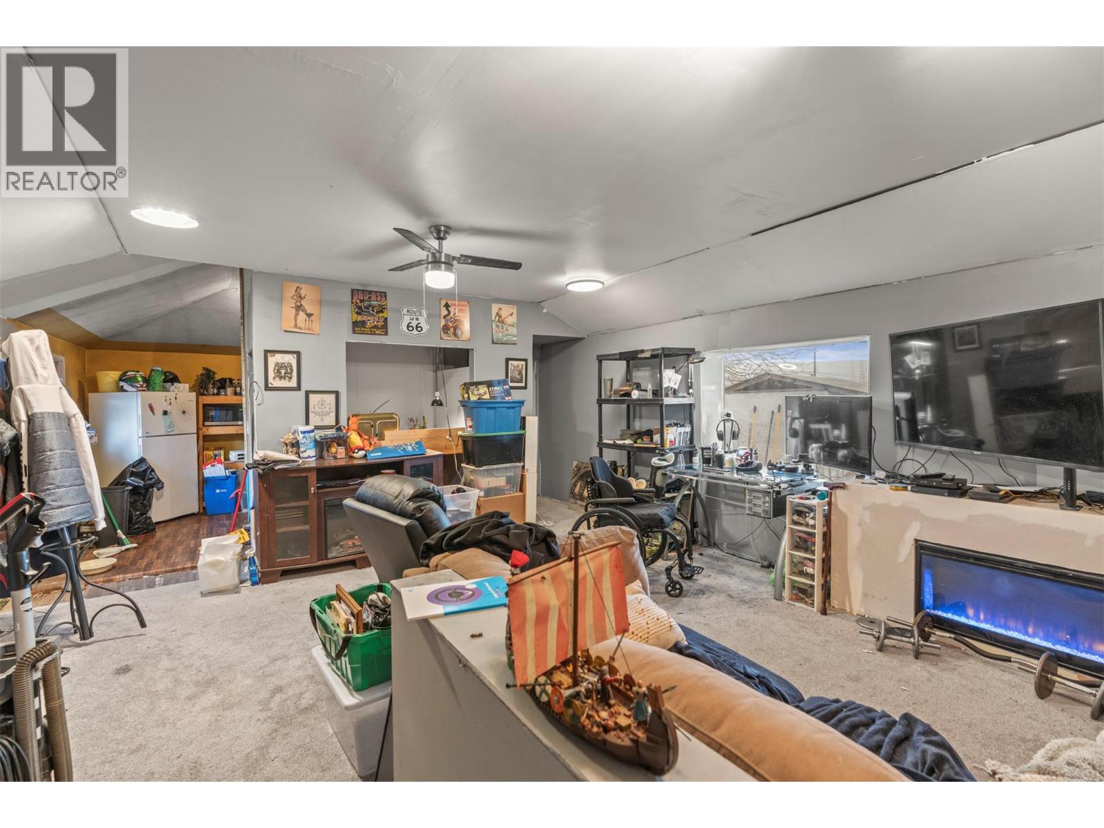  1978 Pleasant Valley Road, Spallumcheen