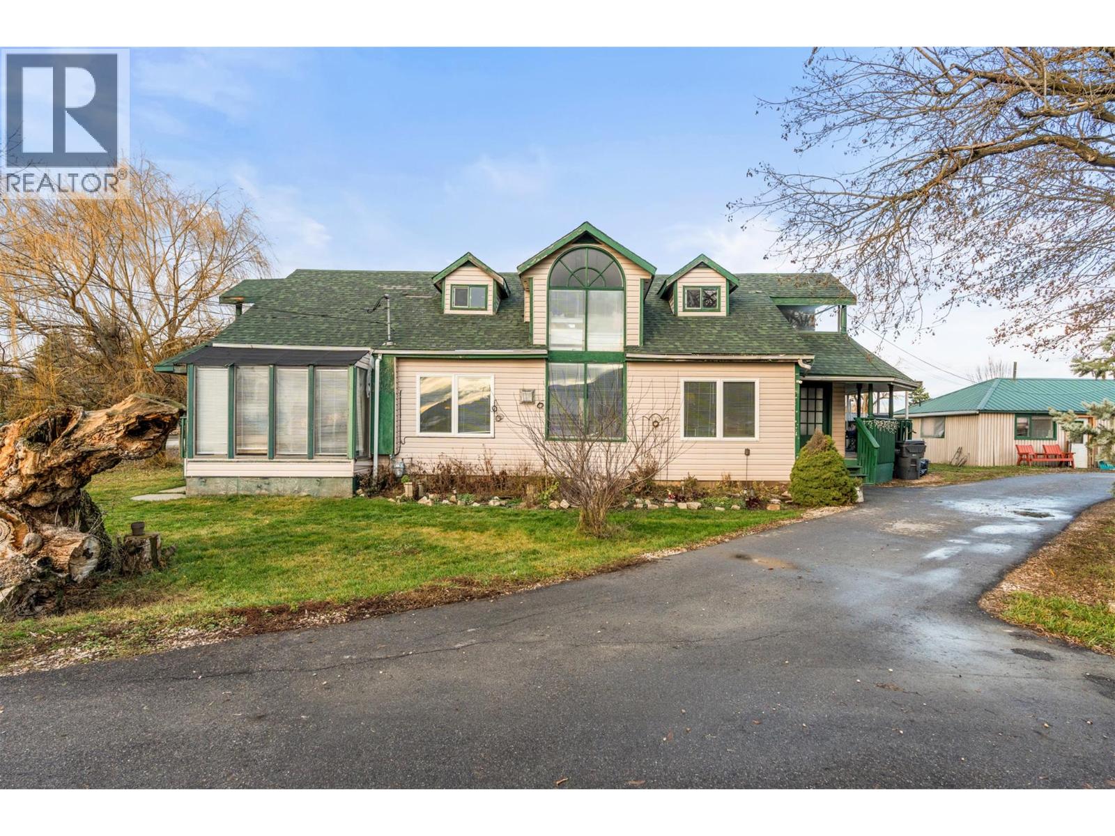  1978 Pleasant Valley Road, Spallumcheen