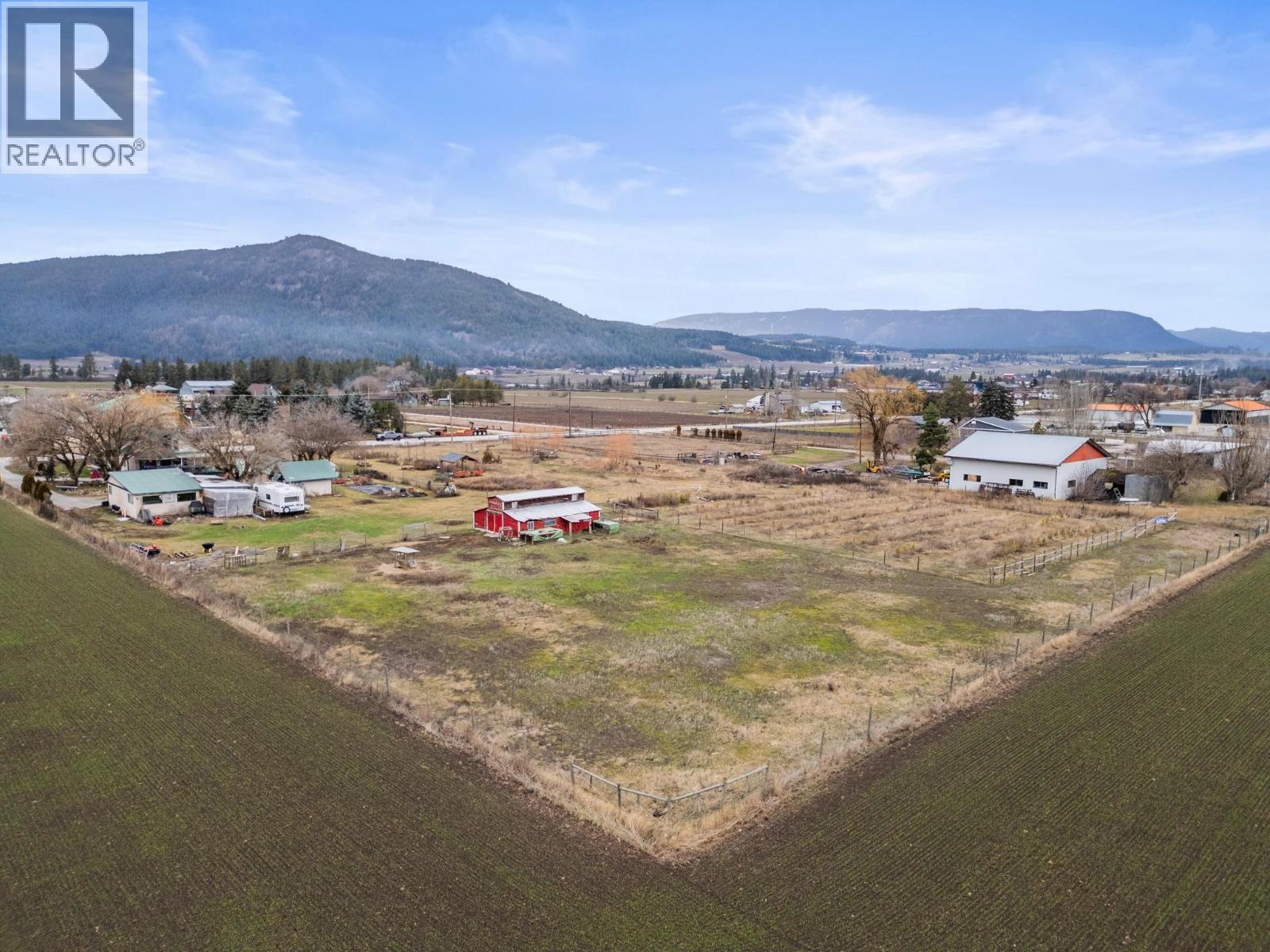  1978 Pleasant Valley Road, Spallumcheen