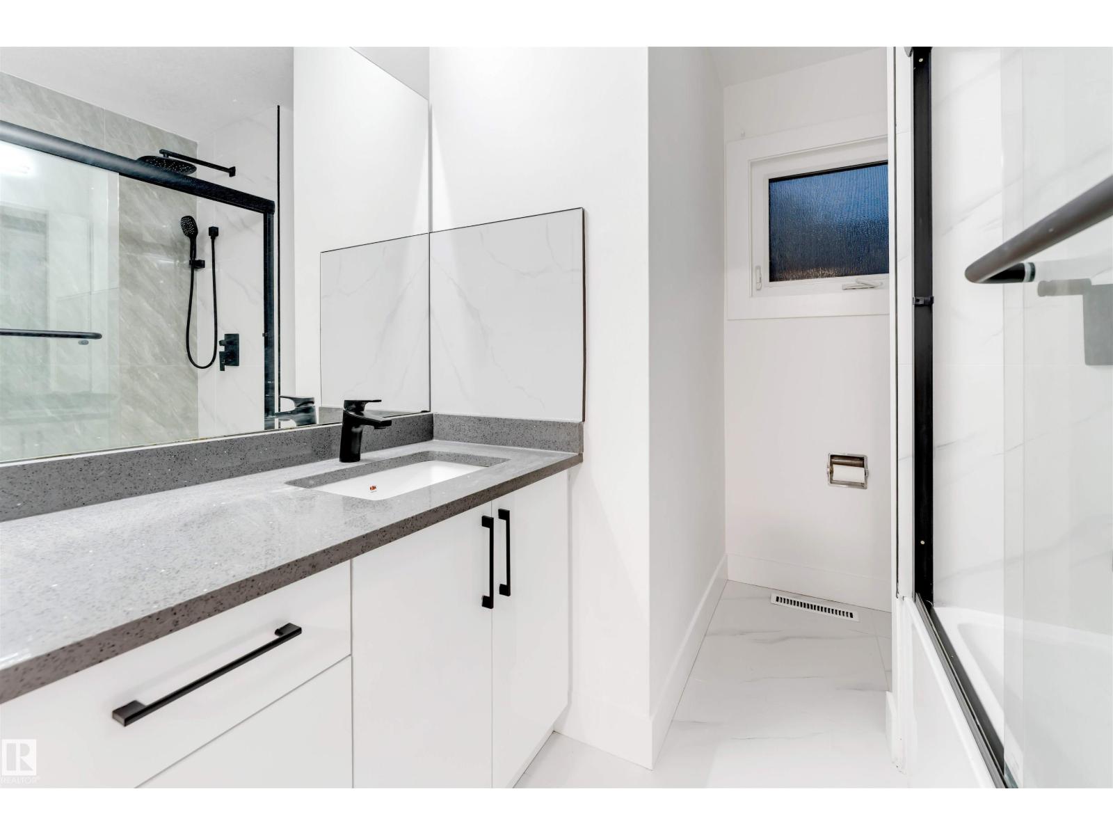 7303 130 AV NW, Edmonton