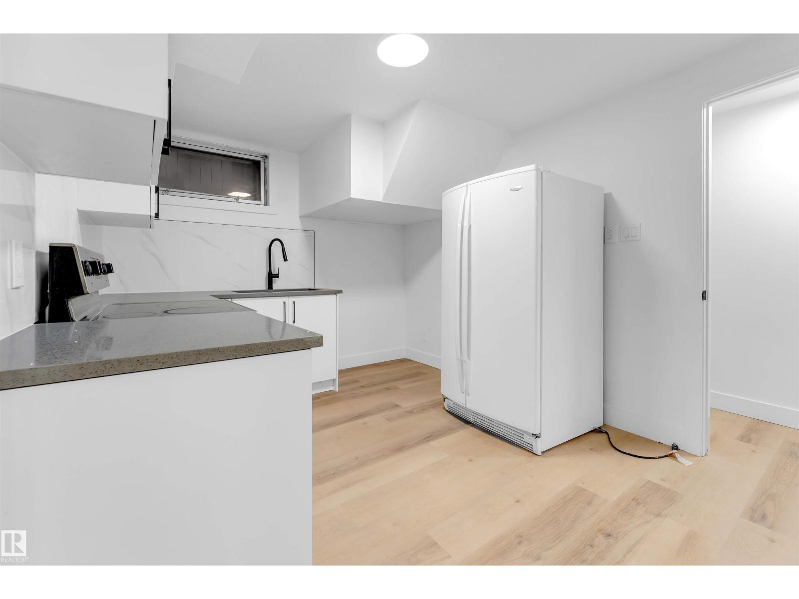 7303 130 AV NW, Edmonton