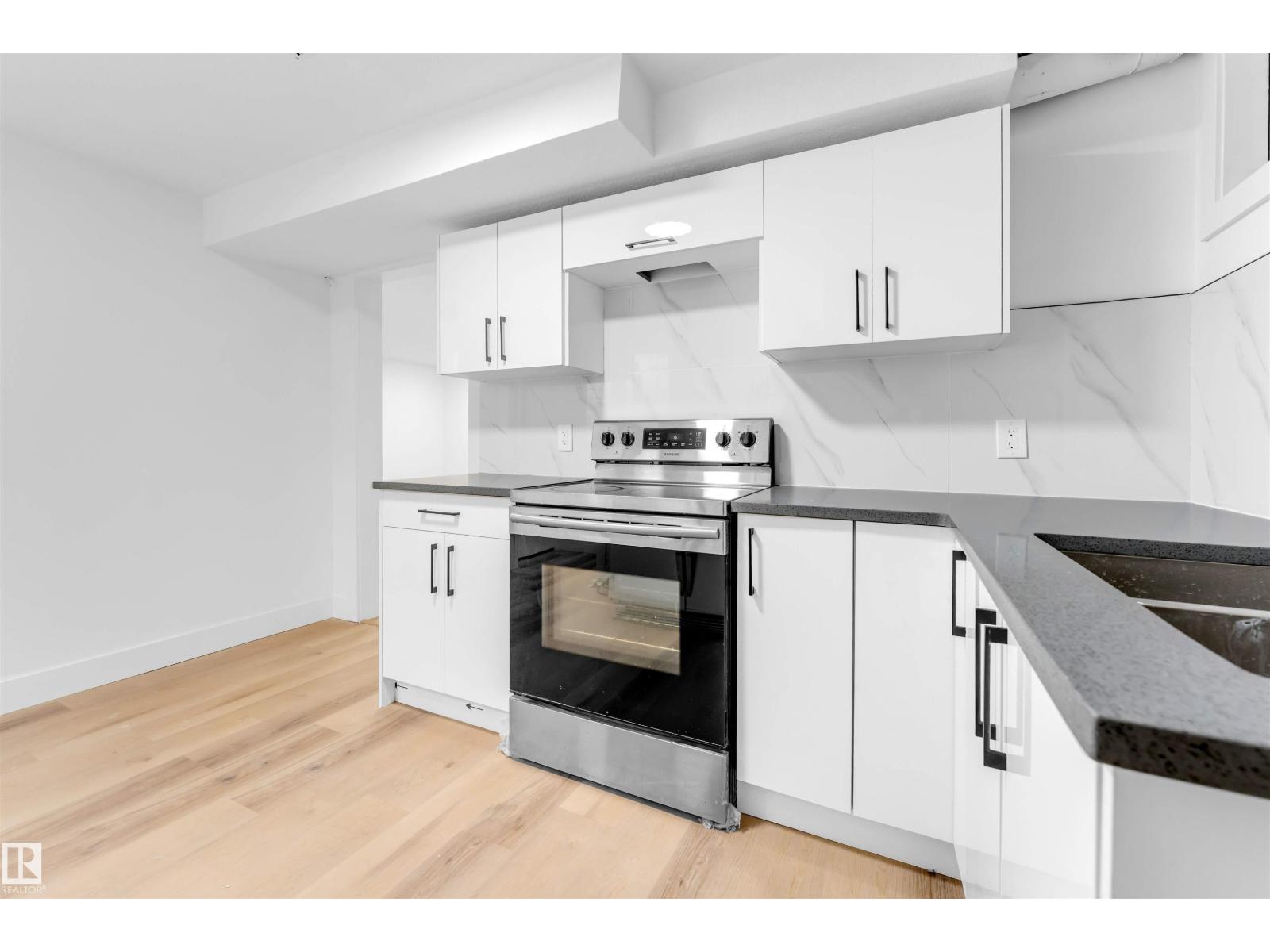 7303 130 AV NW, Edmonton