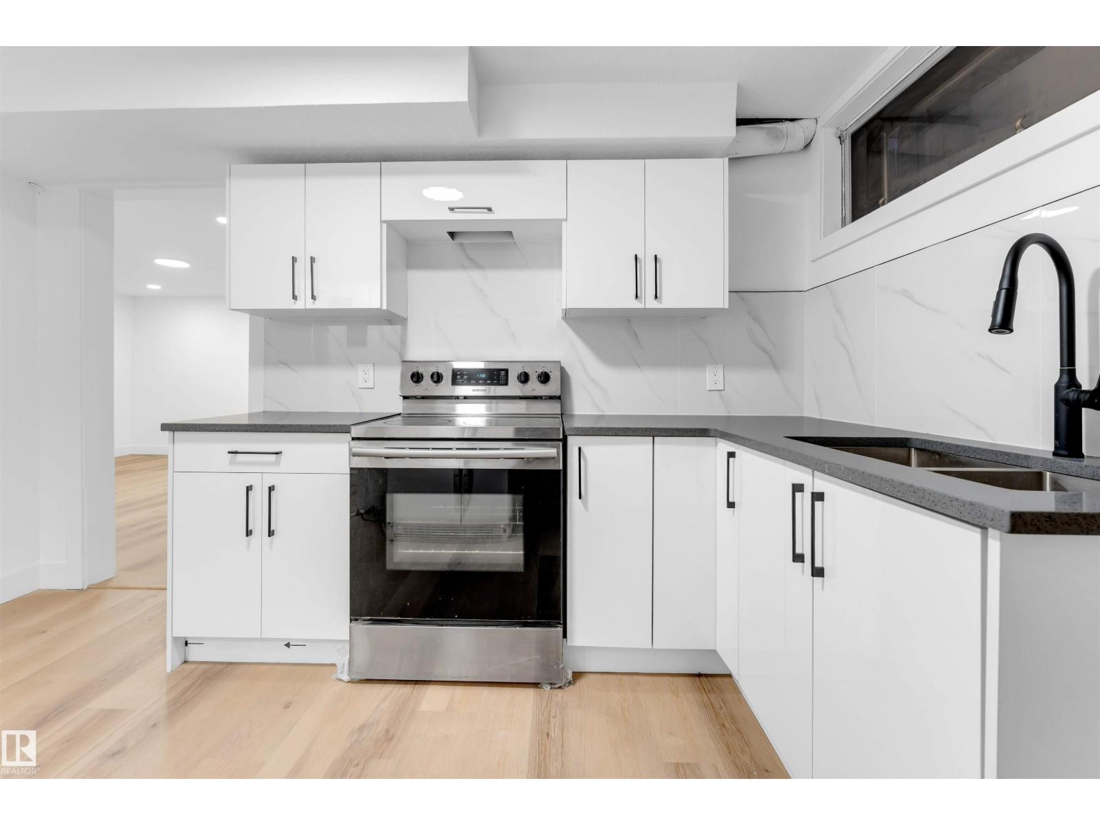 7303 130 AV NW, Edmonton