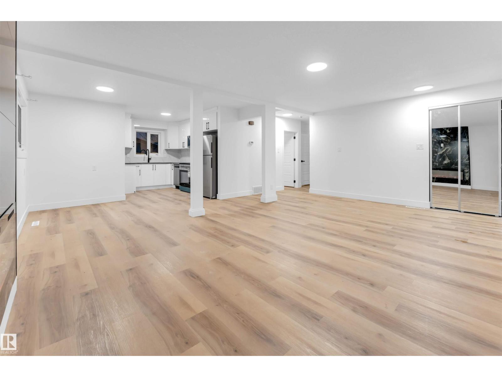 7303 130 AV NW, Edmonton