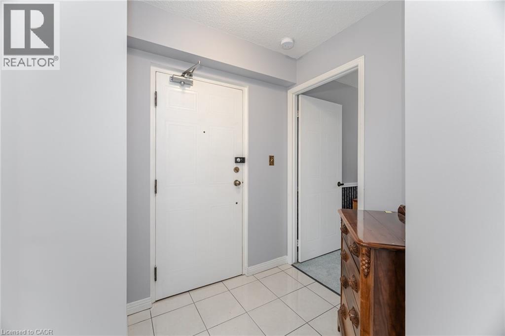 166 MOUNTAIN PARK Unit 201 photo 3