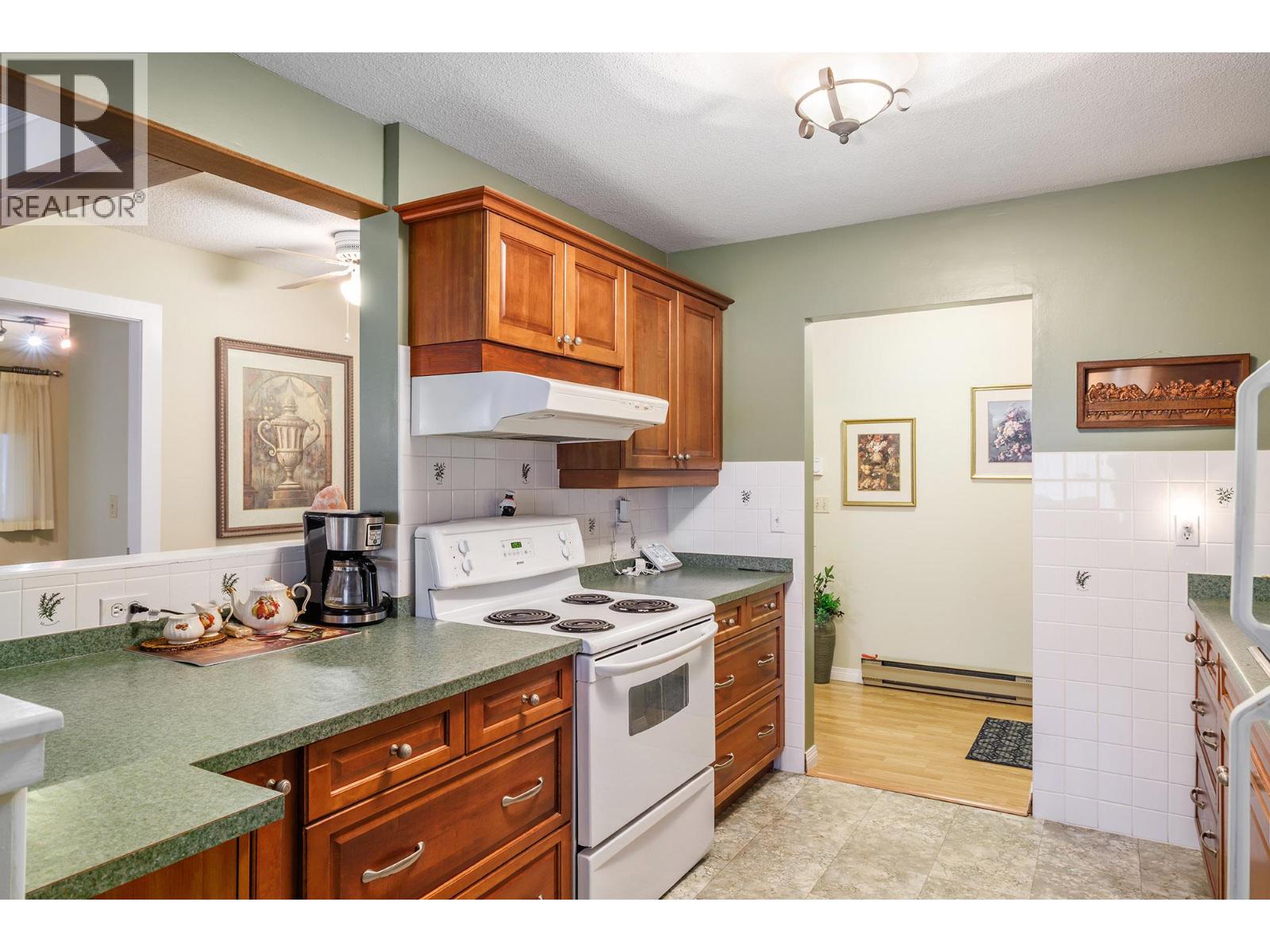 214 1035 Bernard Avenue, Kelowna