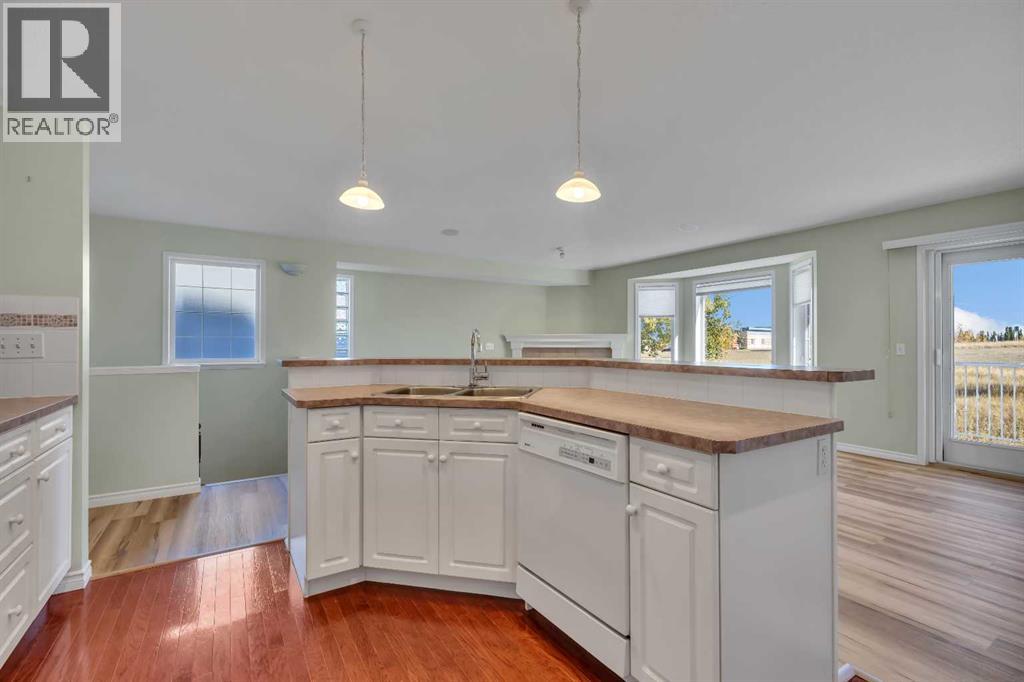 Single Family House for Sale in  Valley Ridge Heights NW Valley Ridge Calgary 