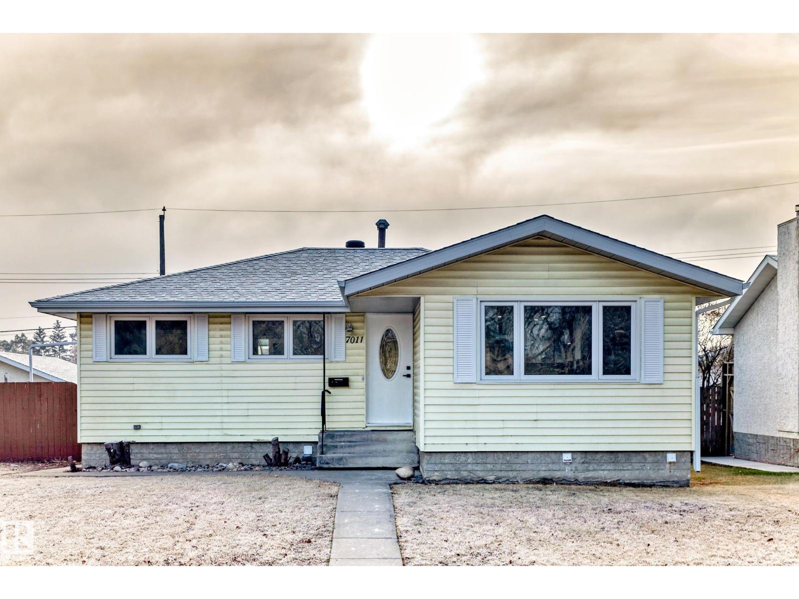 7011 135A AV NW, Edmonton