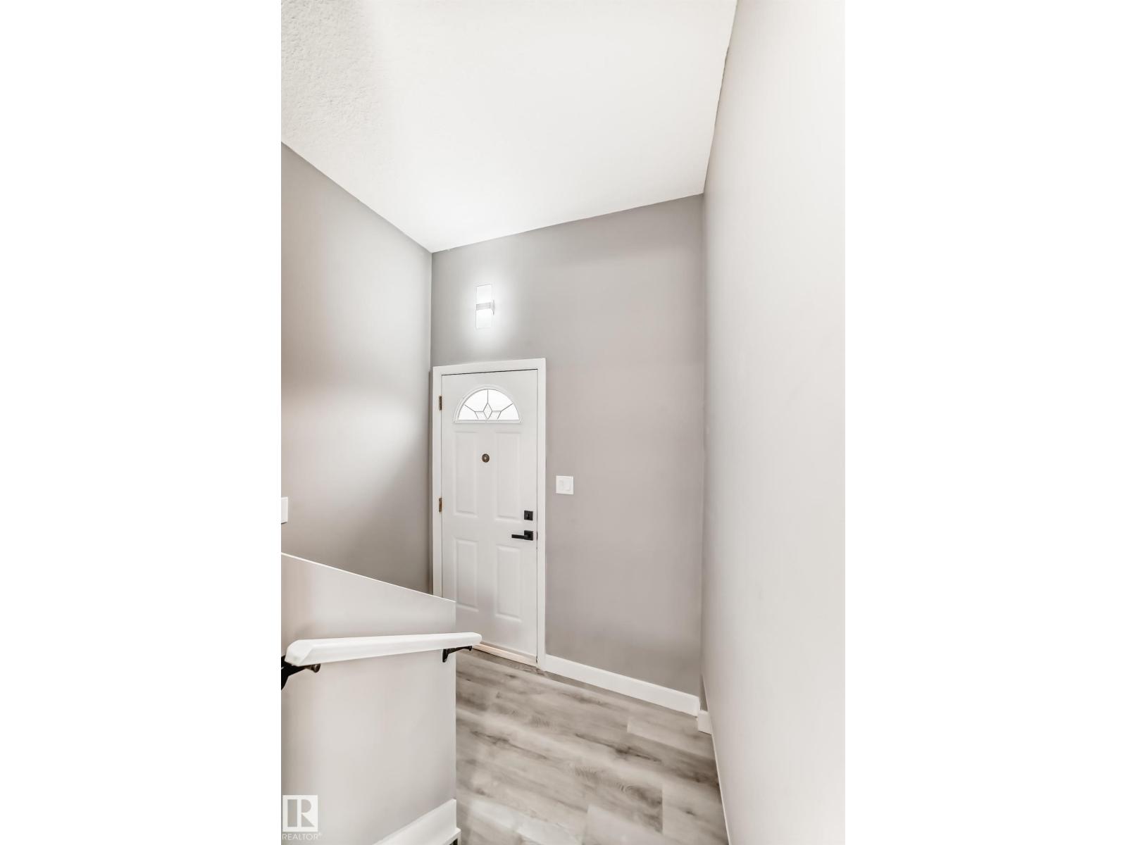 7011 135A AV NW, Edmonton