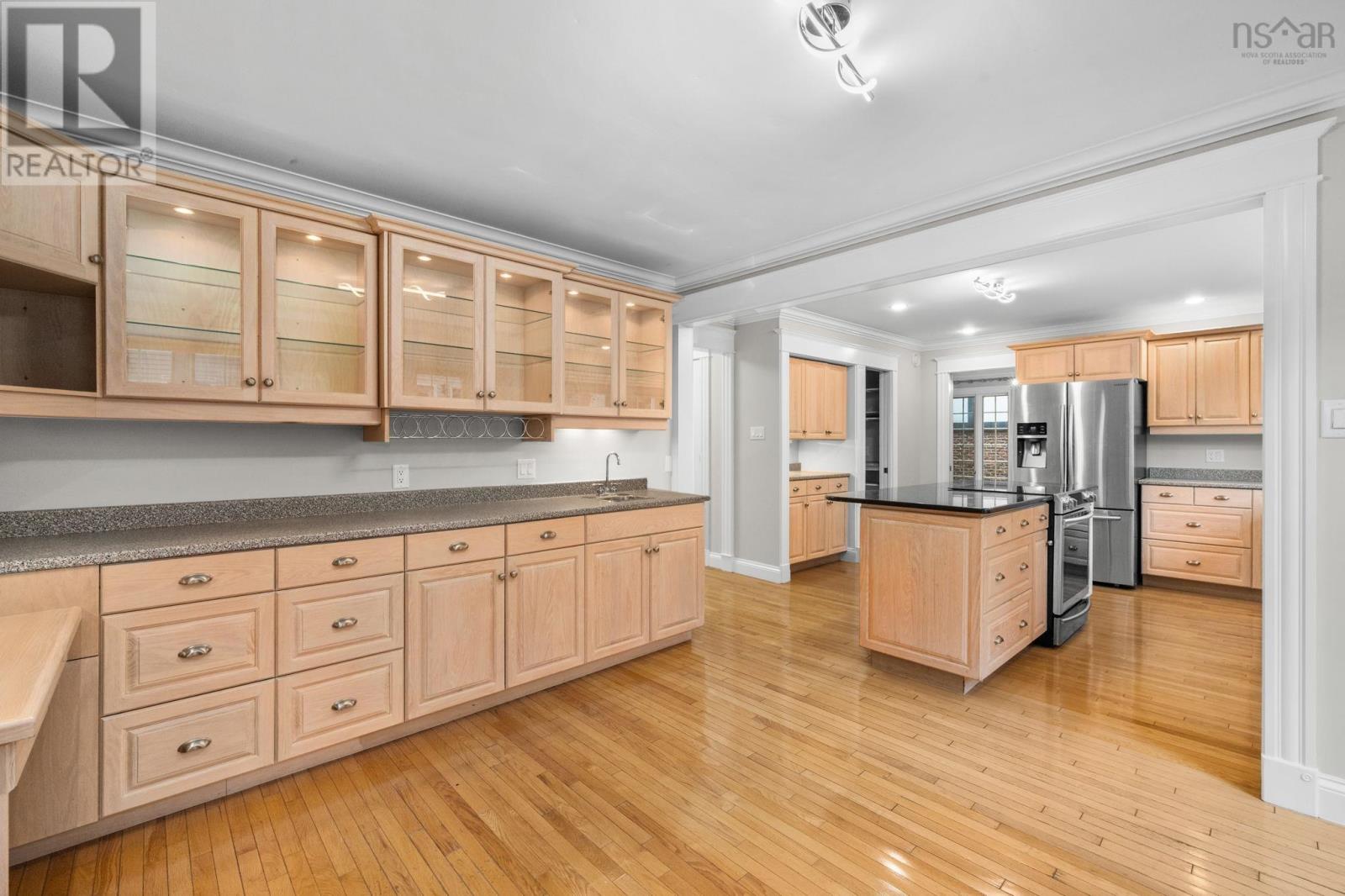 Property 34 of 51 of 916 Young Avenue