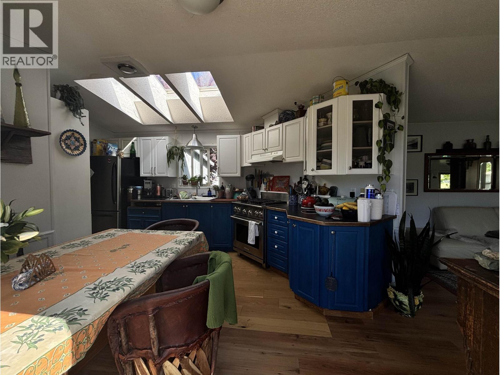 945 ERICKSON ROAD - Photo 3 of 8, Pemberton, British Columbia