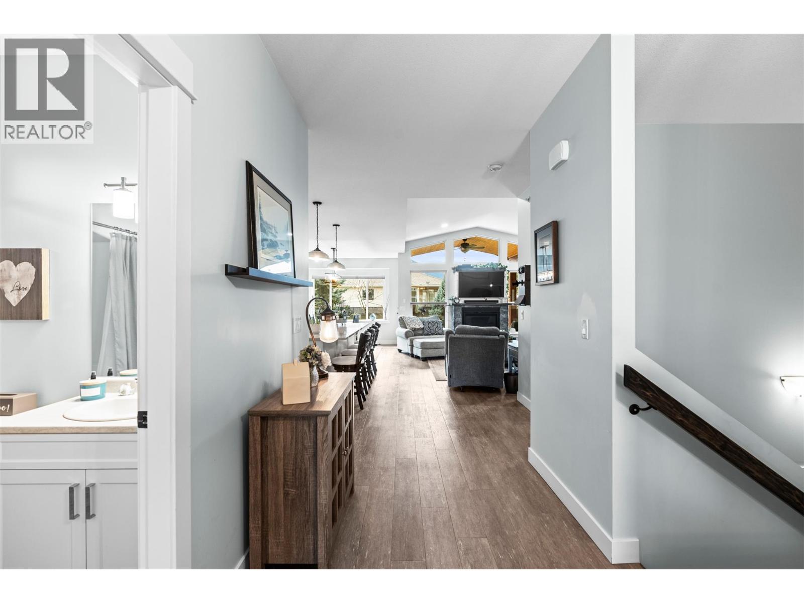 2444 York Avenue Unit# 8, Armstrong