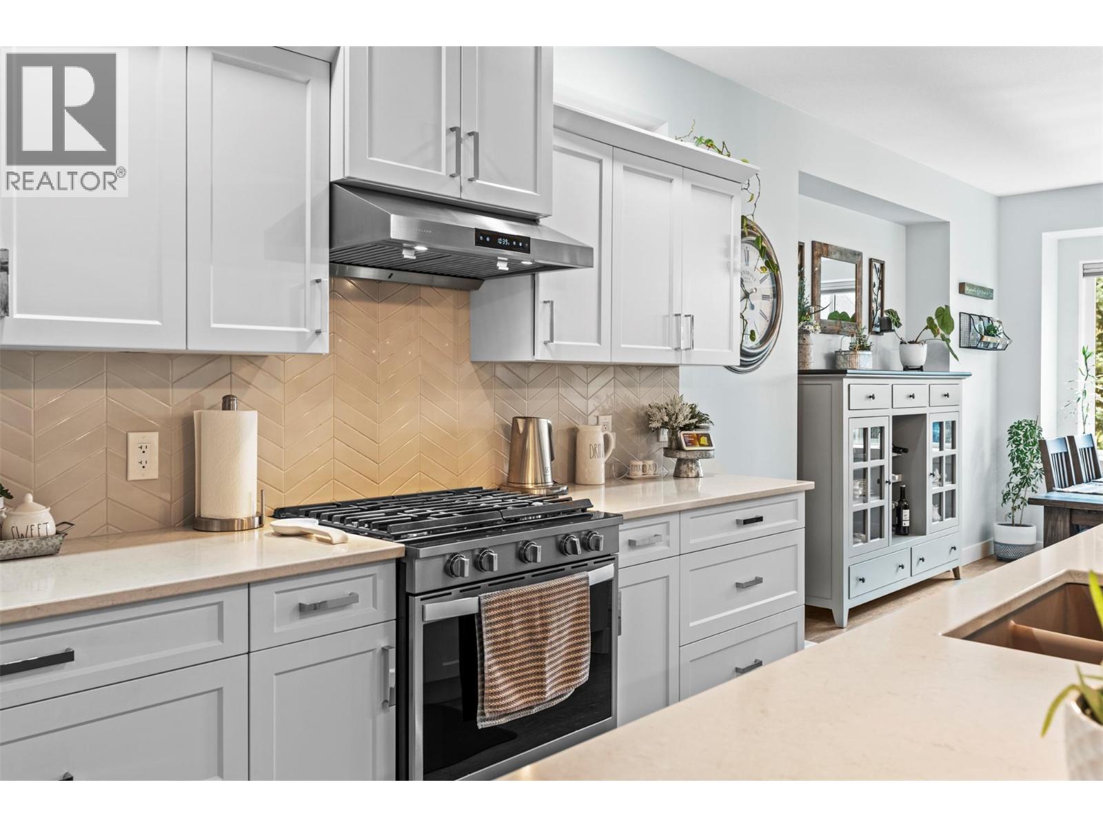 2444 York Avenue Unit# 8, Armstrong