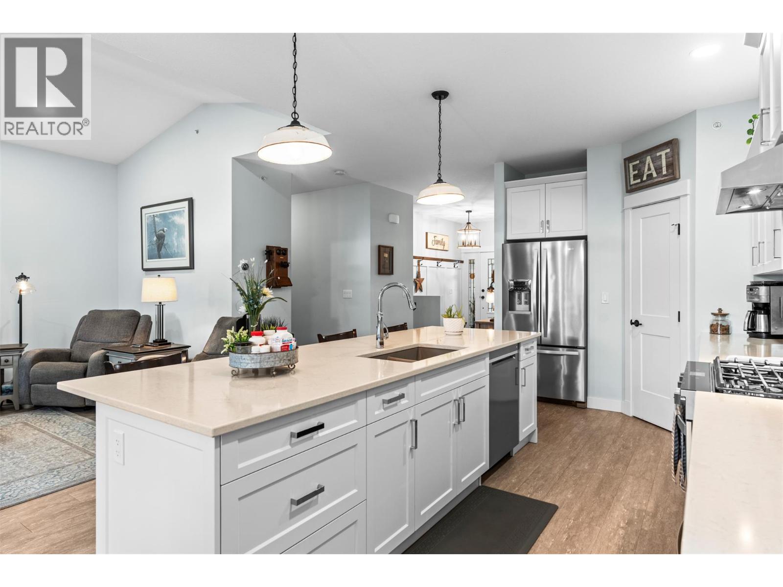 2444 York Avenue Unit# 8, Armstrong