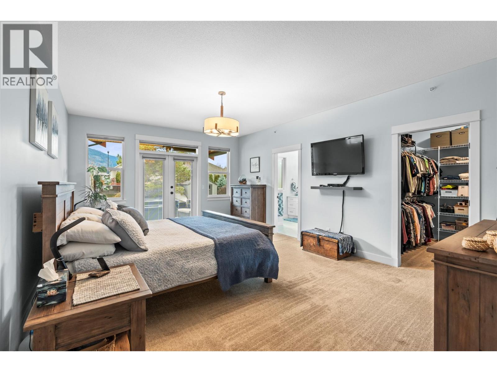 2444 York Avenue Unit# 8, Armstrong