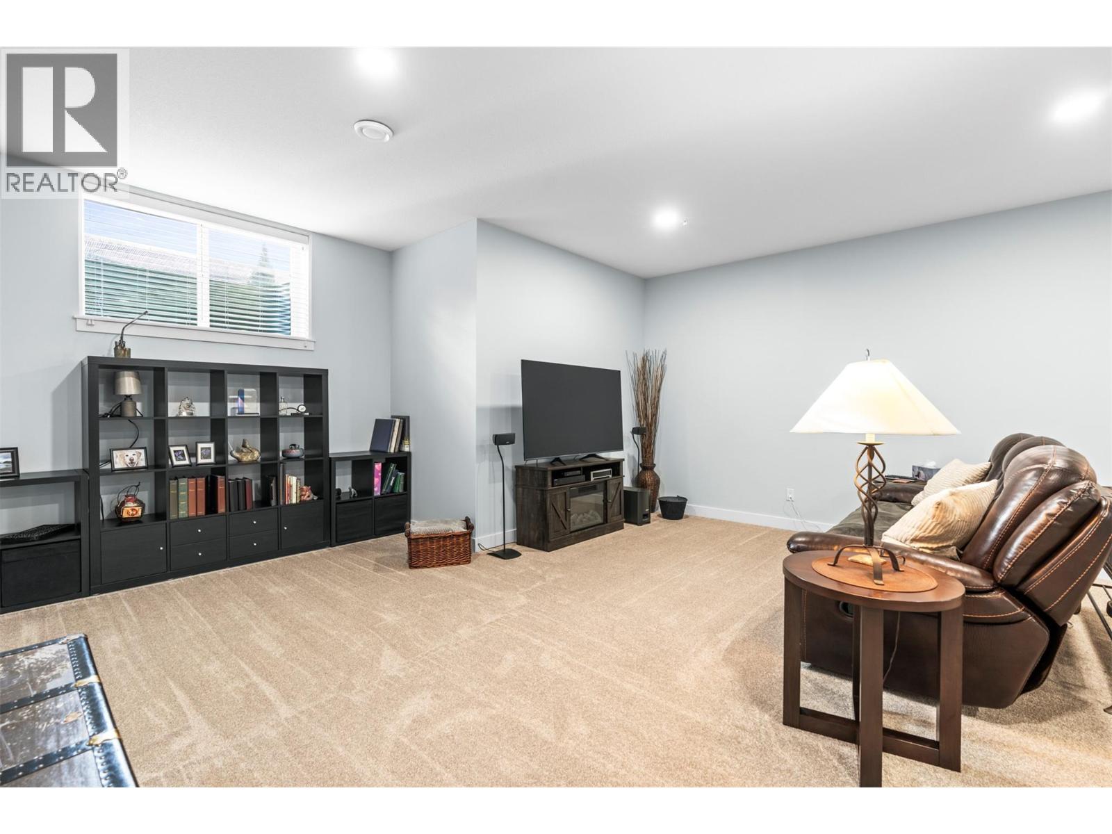 2444 York Avenue Unit# 8, Armstrong