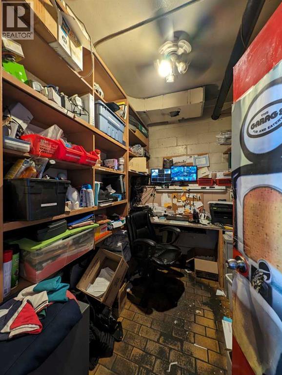 
          710 Gershaw Drive Southwest
            <br/>
            <span>Medicine Hat</span>
            , 
            <span>AB</span>
             <span>T1A5C8</span>
         - Photo 40