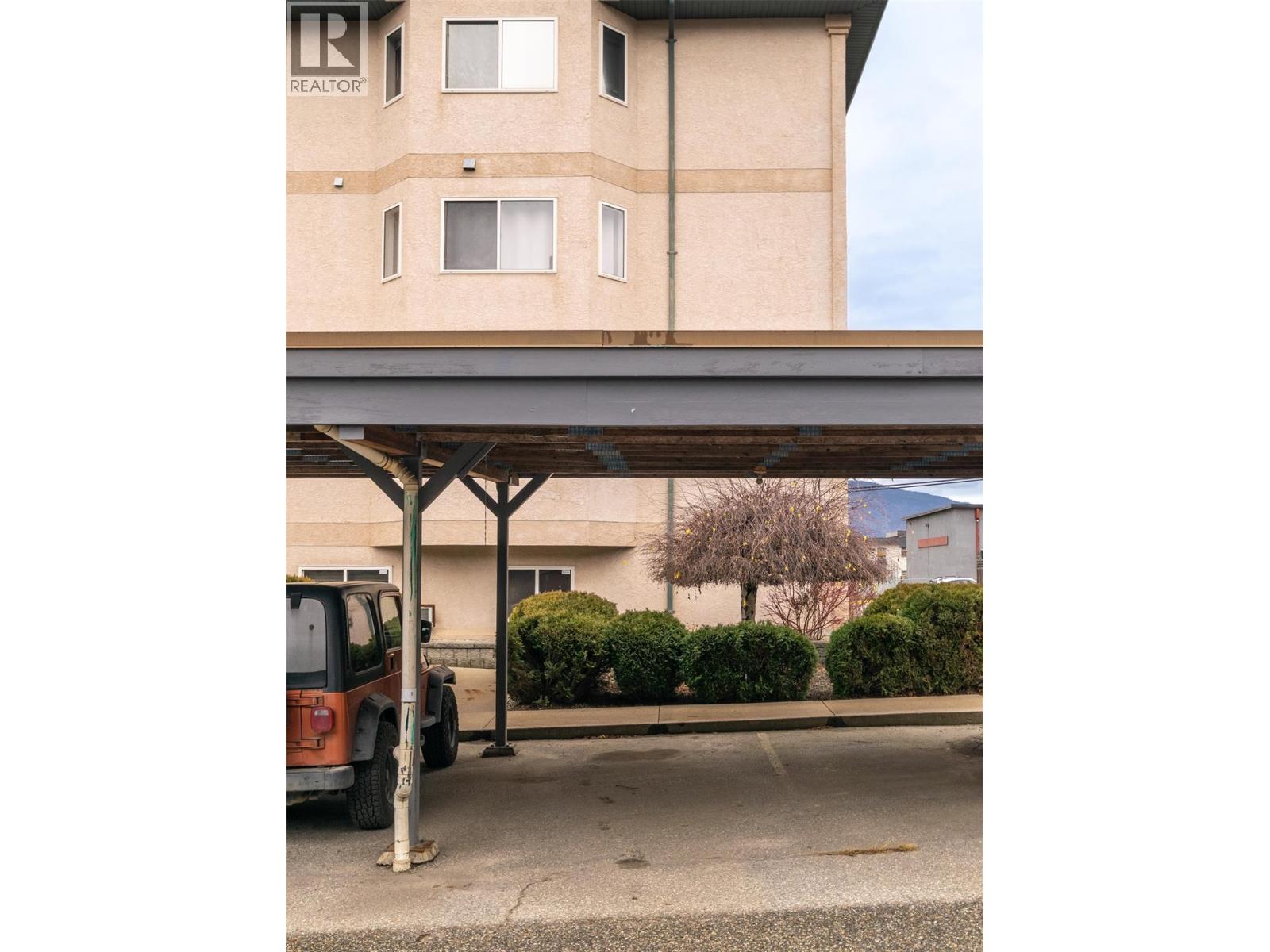 101 160 5 Avenue Southwest, Salmon Arm