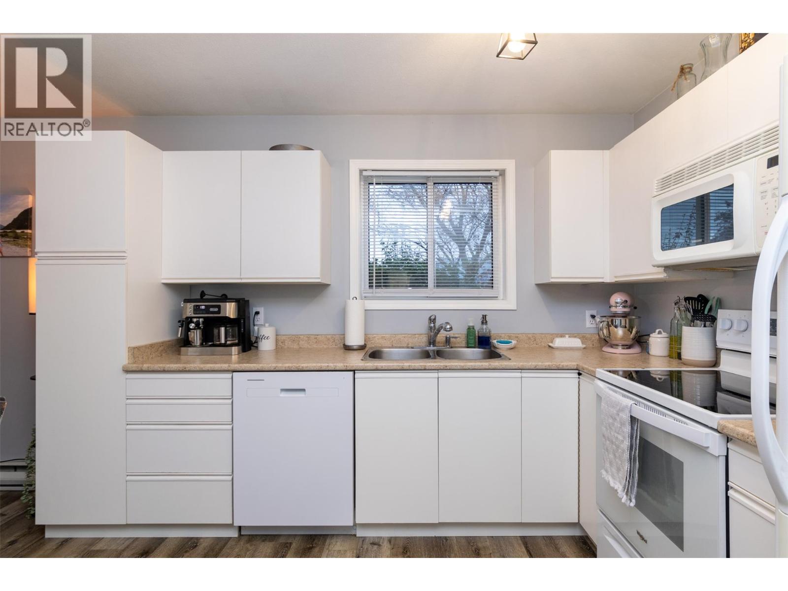 101 160 5 Avenue Southwest, Salmon Arm