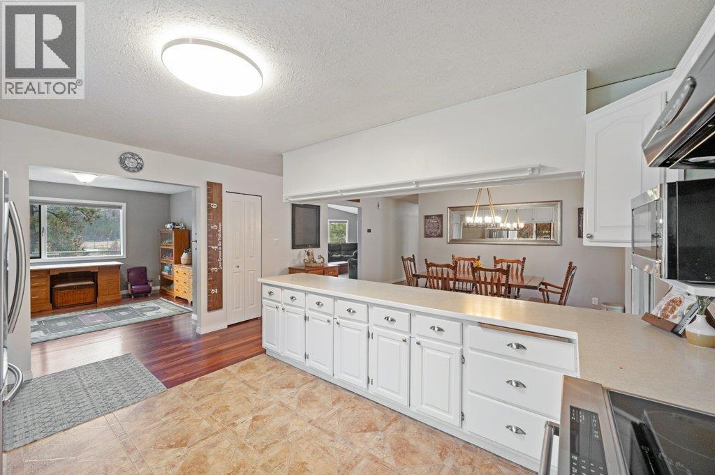 459 Johnson Crescent, Oliver