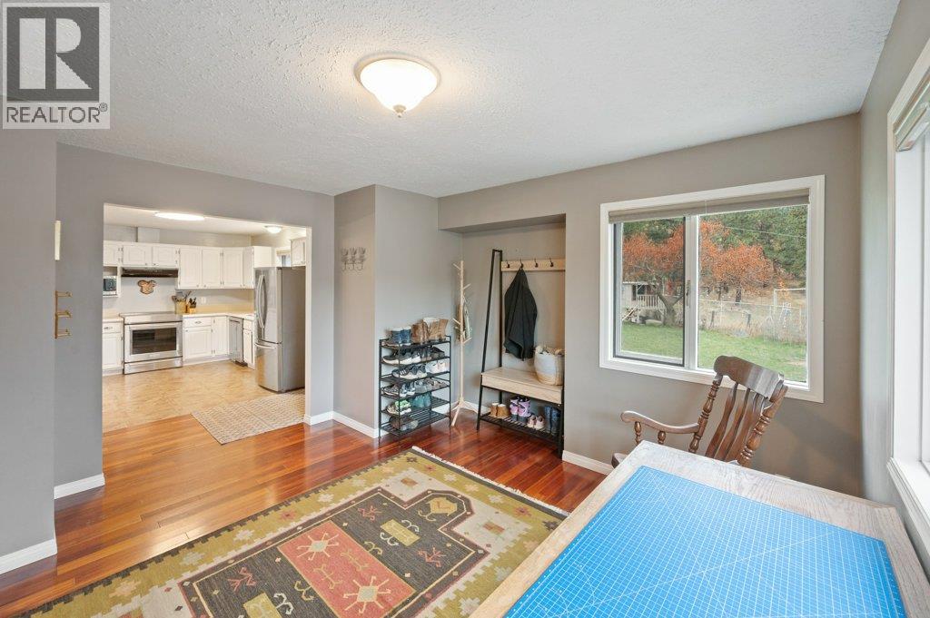 459 Johnson Crescent, Oliver