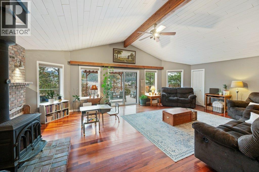 459 Johnson Crescent, Oliver