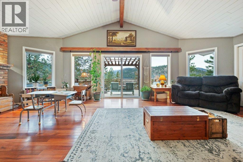 459 Johnson Crescent, Oliver