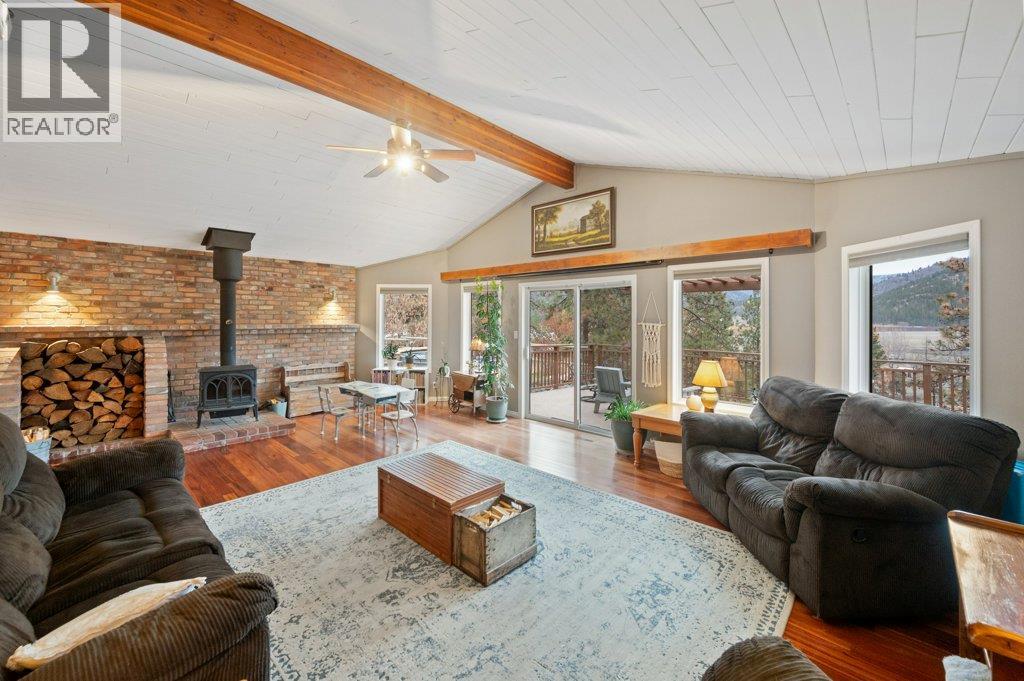 459 Johnson Crescent, Oliver