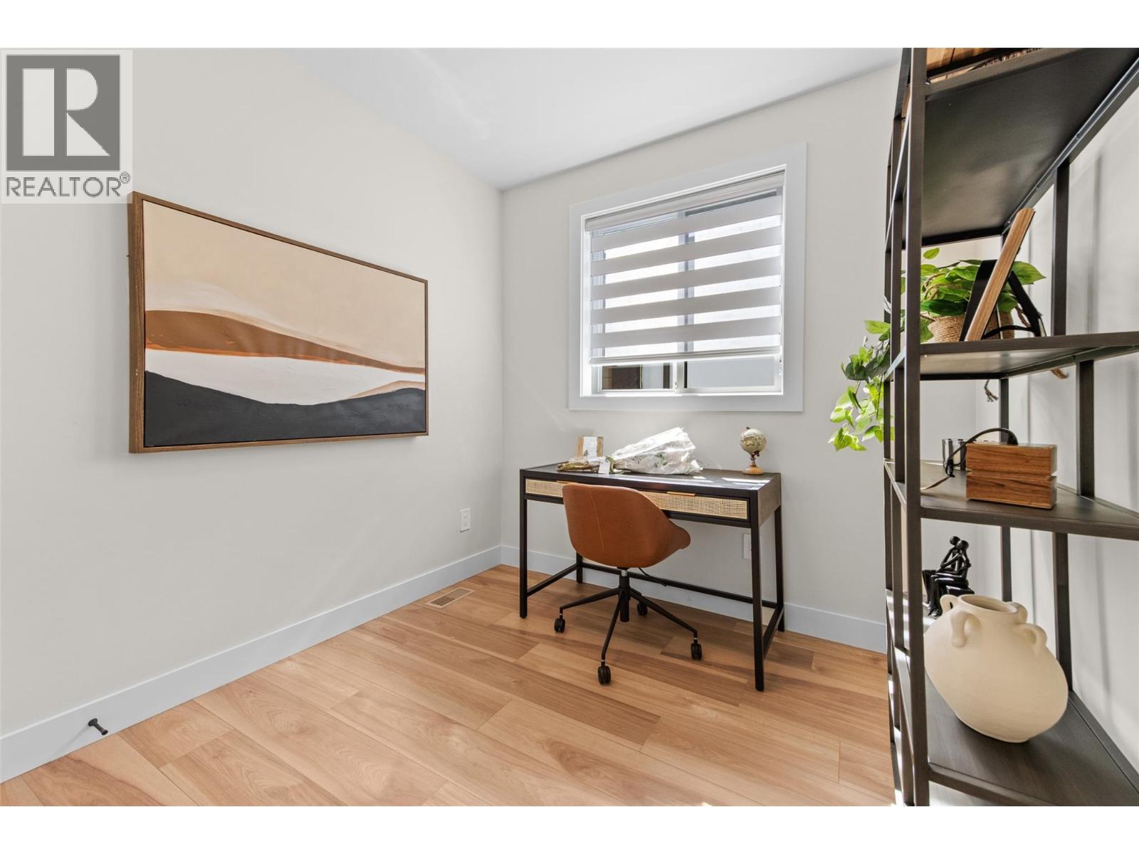 4 1034 Martin Avenue, Kelowna